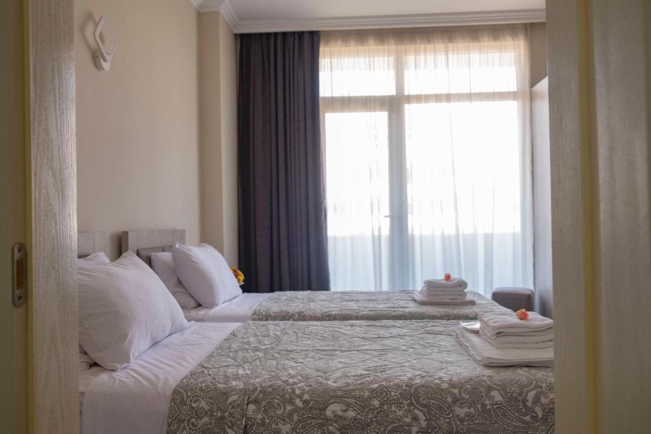 Art Hotel Batoumi Extérieur photo