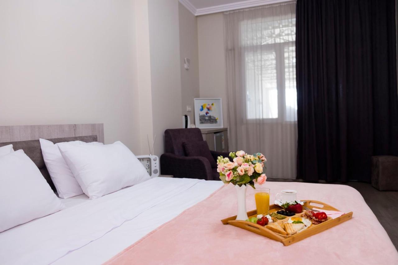 Art Hotel Batoumi Extérieur photo