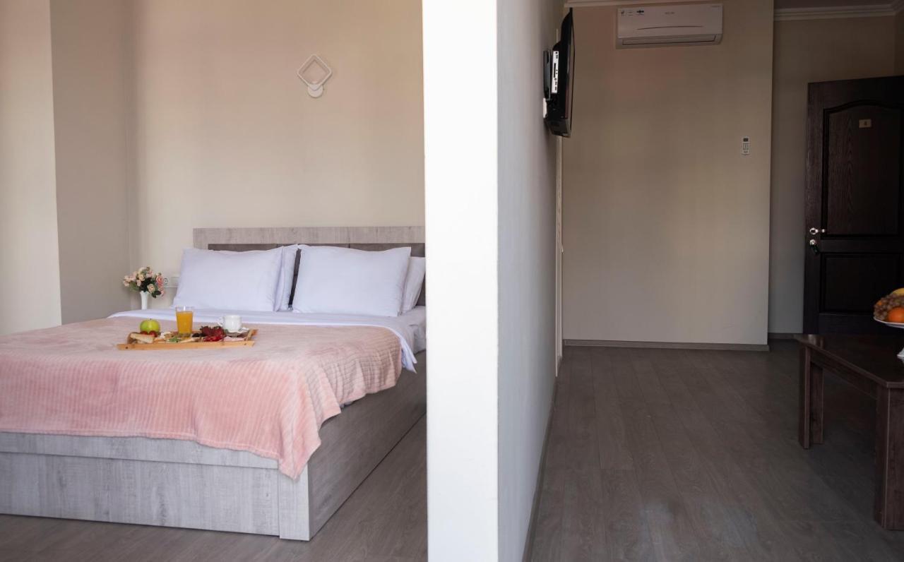Art Hotel Batoumi Extérieur photo