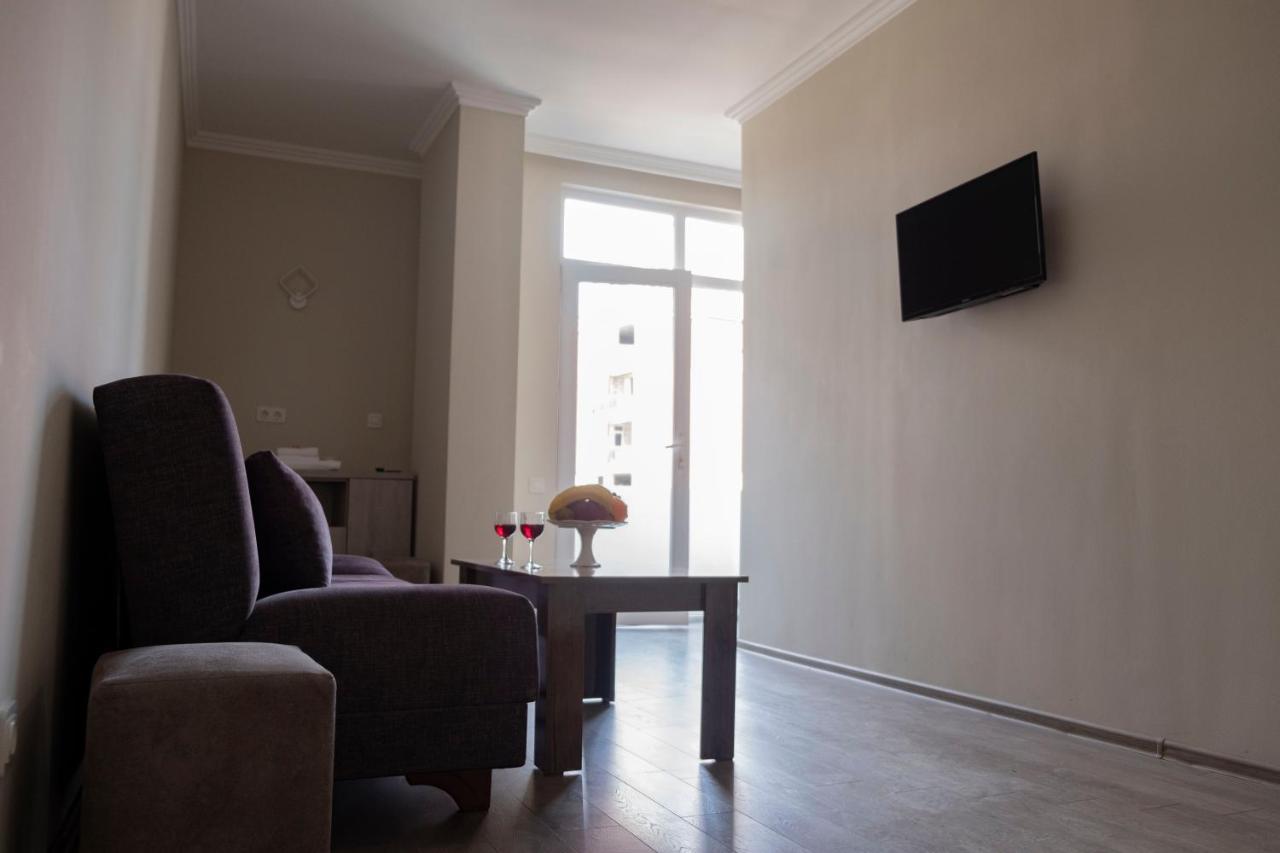 Art Hotel Batoumi Extérieur photo
